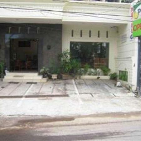 Hotel Paprica 1 Surabaya Dış mekan fotoğraf