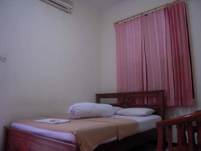 Hotel Paprica 1 Surabaya Dış mekan fotoğraf